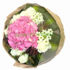 AMS002 : 傳遞愛 - 粉繡球, 6支白玫瑰花束